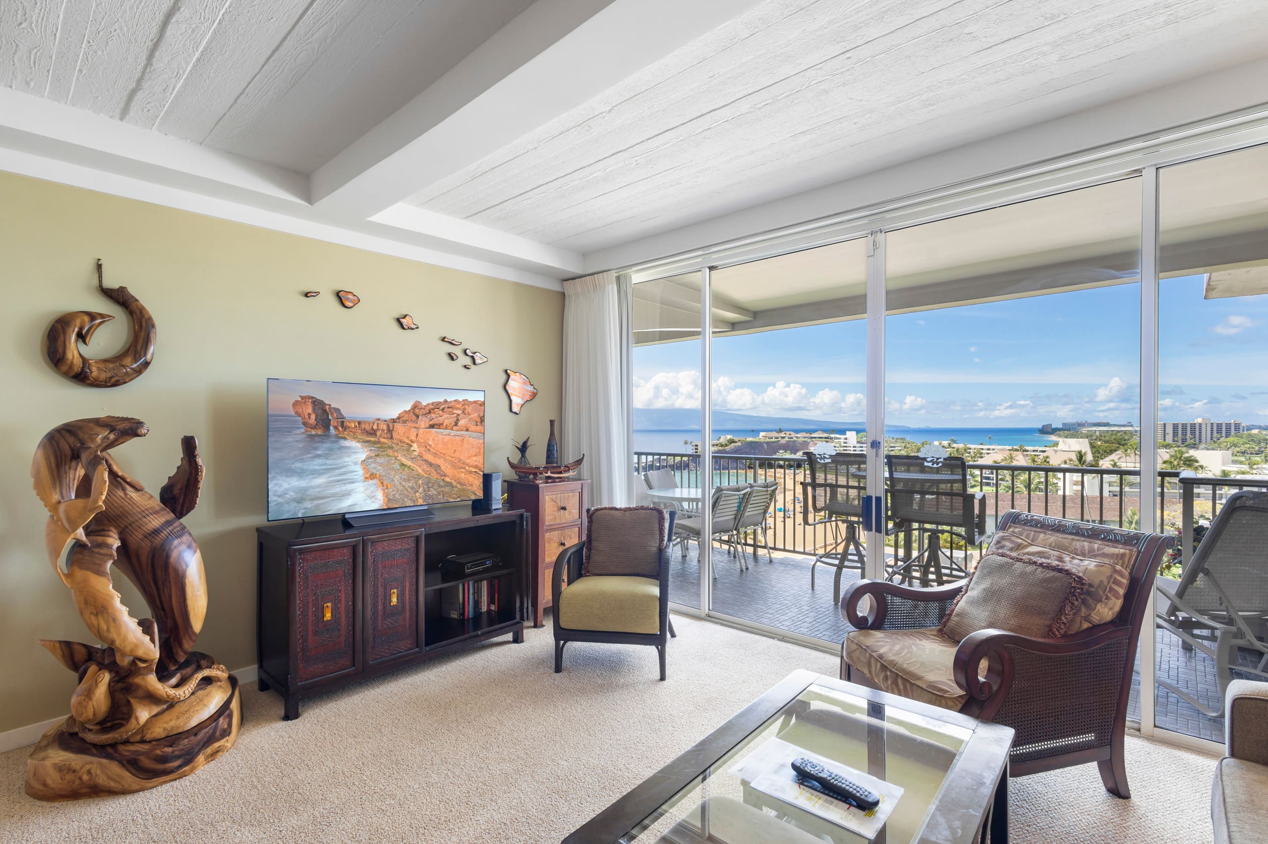 Condo in Lahaina · ★4.83 · 1 bedroom · 2 beds · 2 baths - Image 4