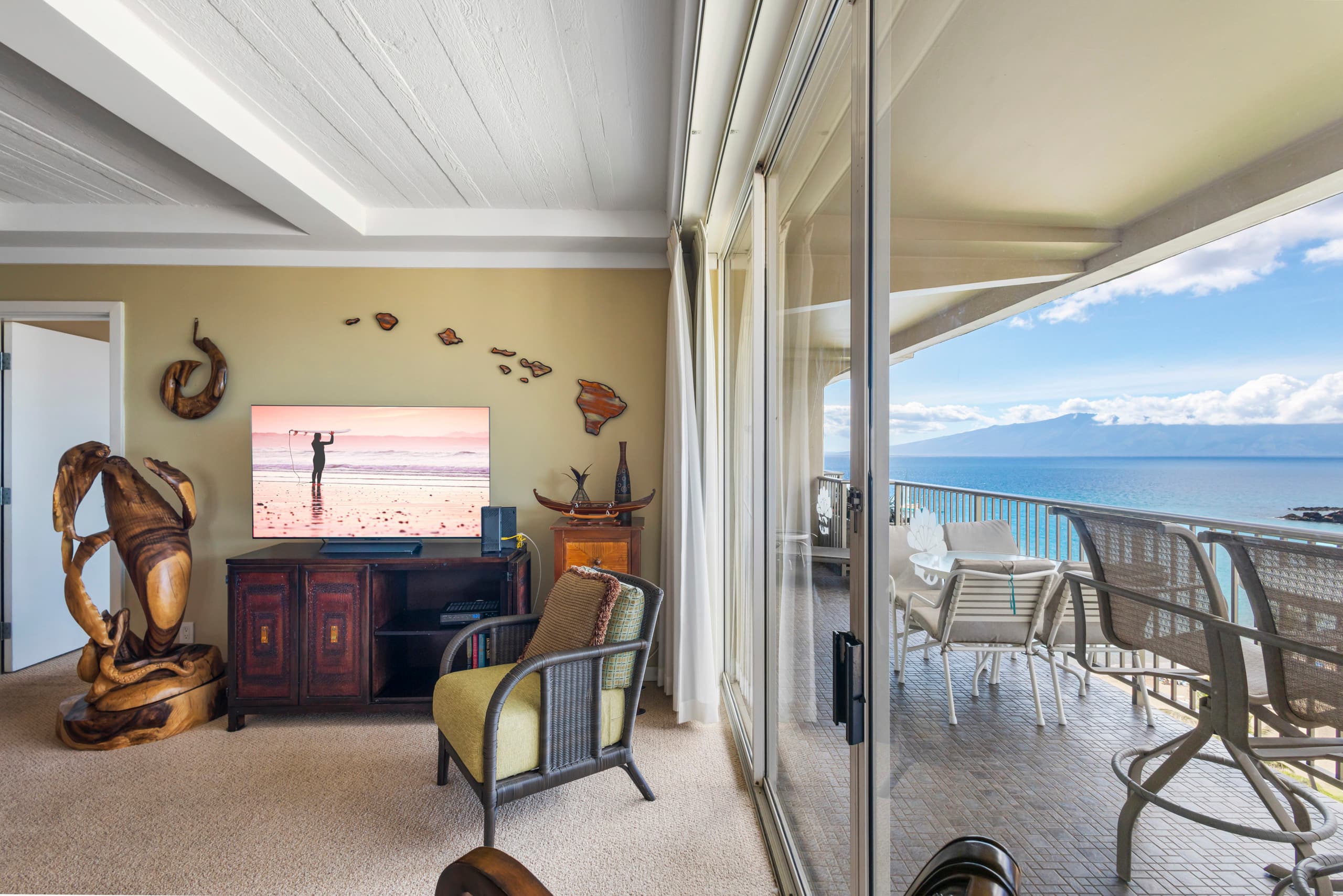 Condo in Lahaina · ★4.83 · 1 bedroom · 2 beds · 2 baths - Image 5