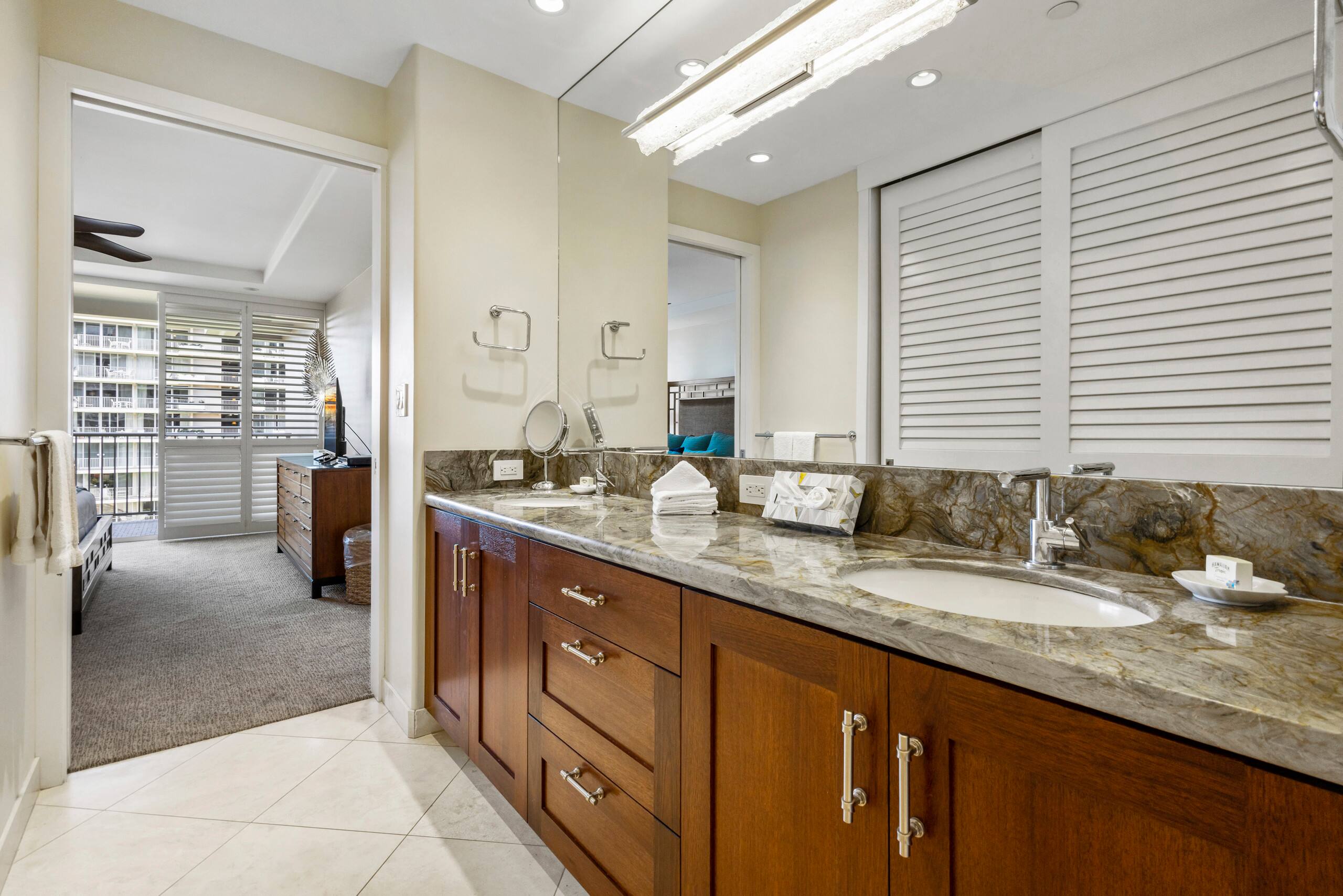 Condo in Lahaina · ★5.0 · 1 bedroom · 2 beds · 2 baths - Image 31