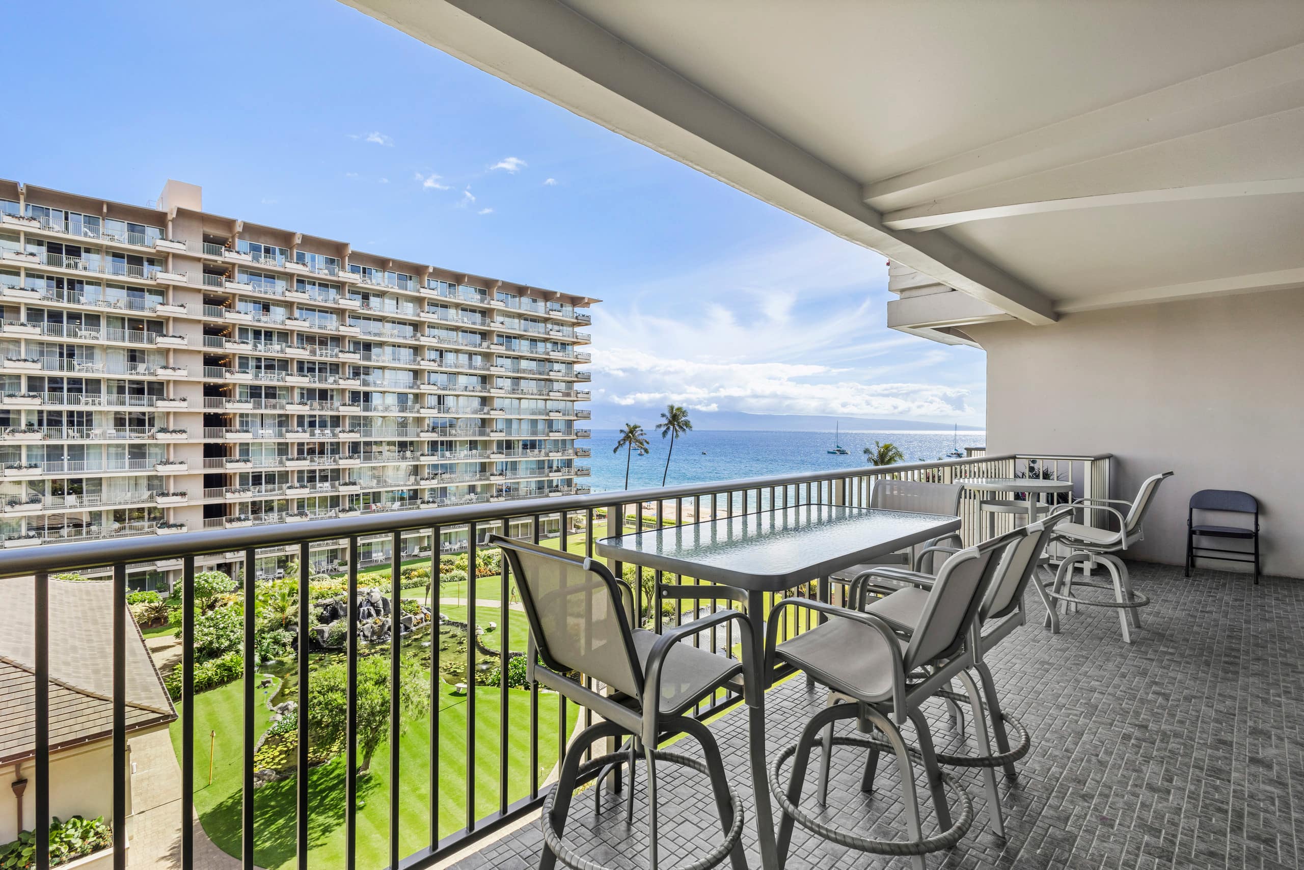 Condo in Lahaina · ★5.0 · 1 bedroom · 2 beds · 2 baths - Image 10