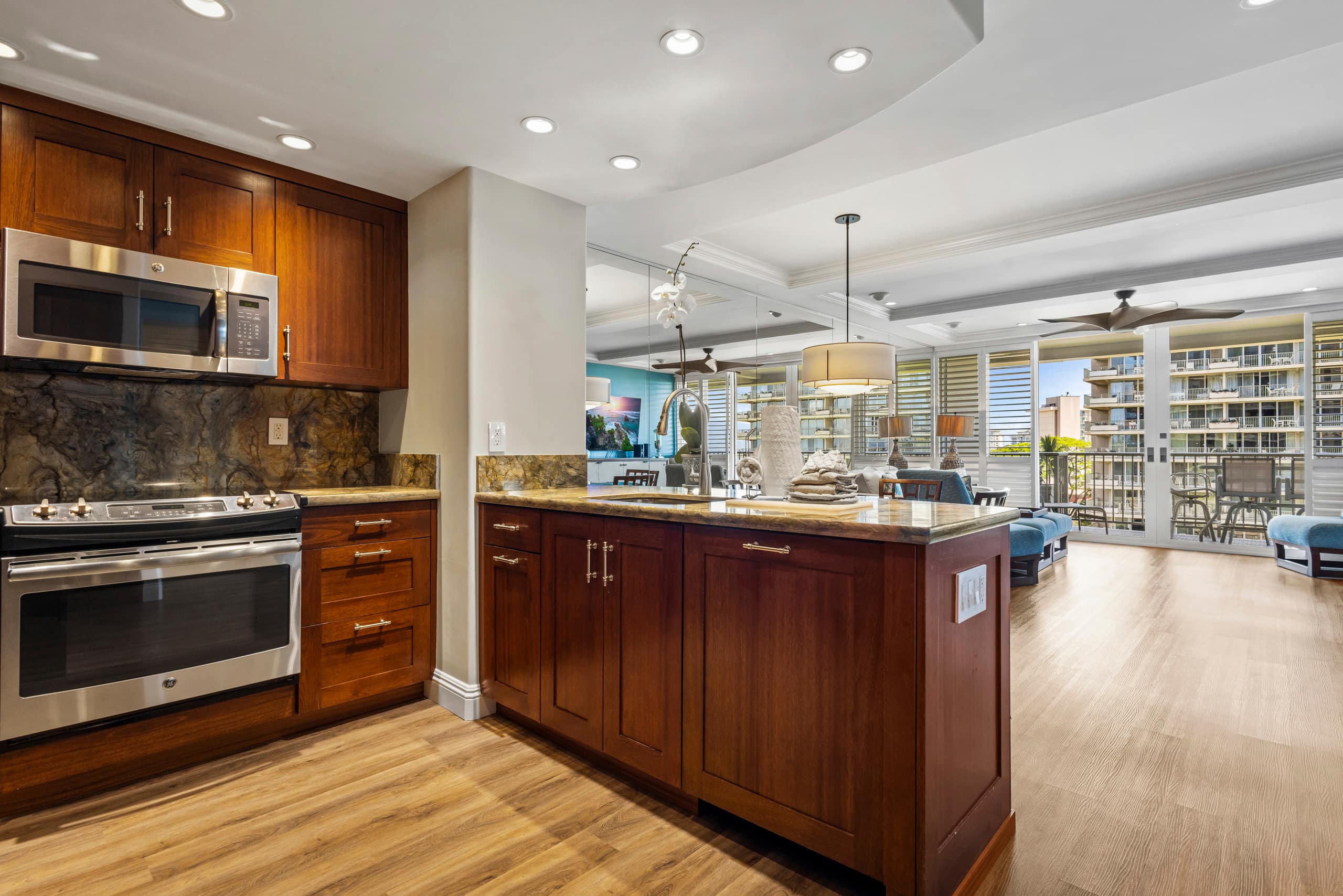 Condo in Lahaina · ★5.0 · 1 bedroom · 2 beds · 2 baths - Image 22