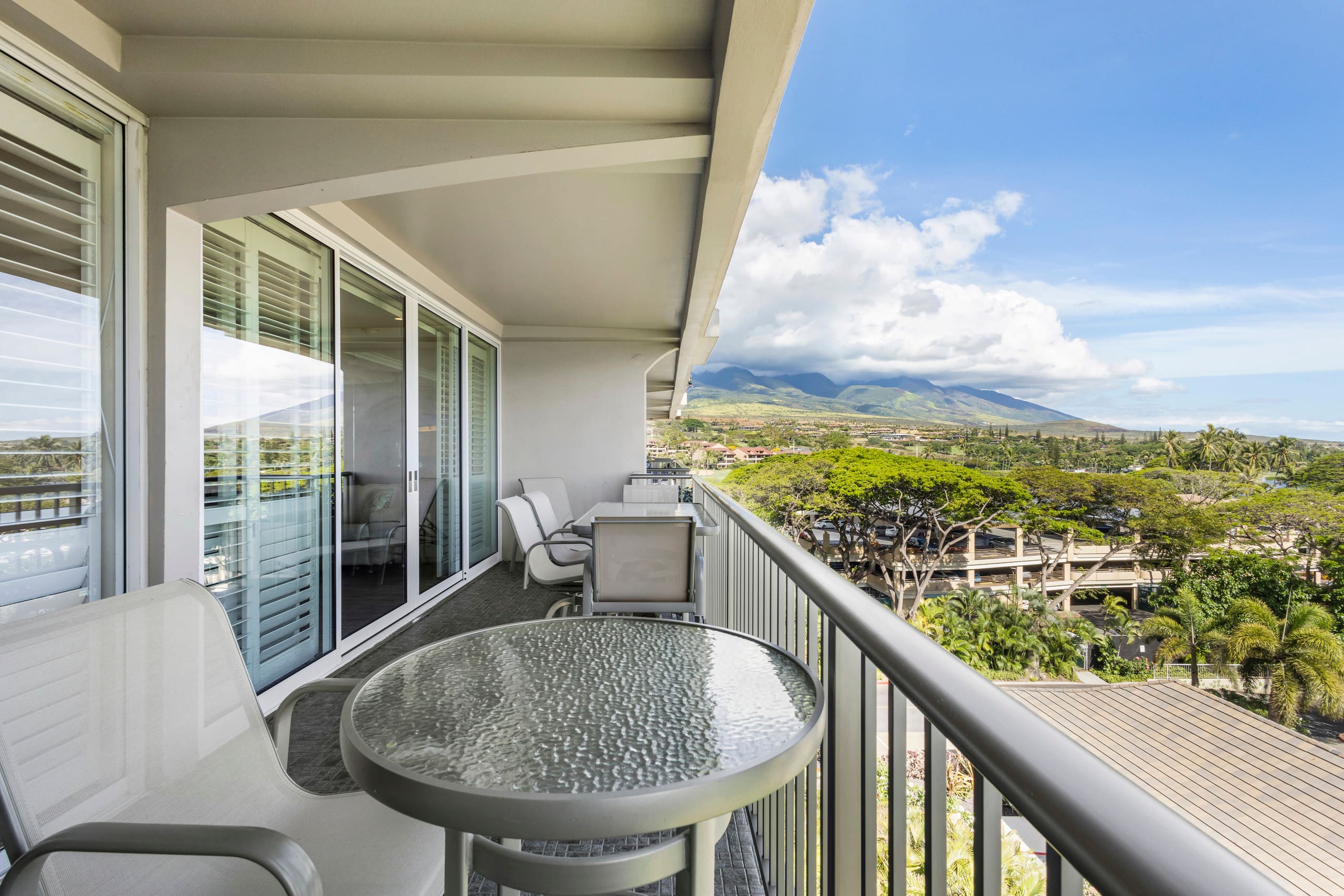 Condo in Lahaina · ★5.0 · 1 bedroom · 2 beds · 2 baths - Image 9
