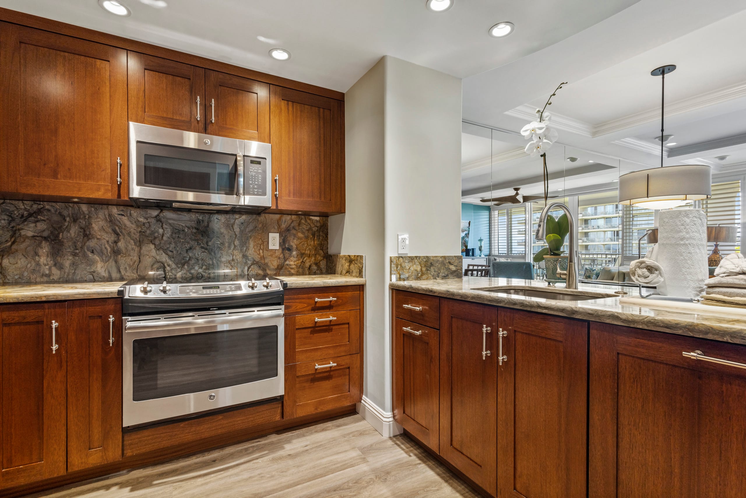 Condo in Lahaina · ★5.0 · 1 bedroom · 2 beds · 2 baths - Image 21