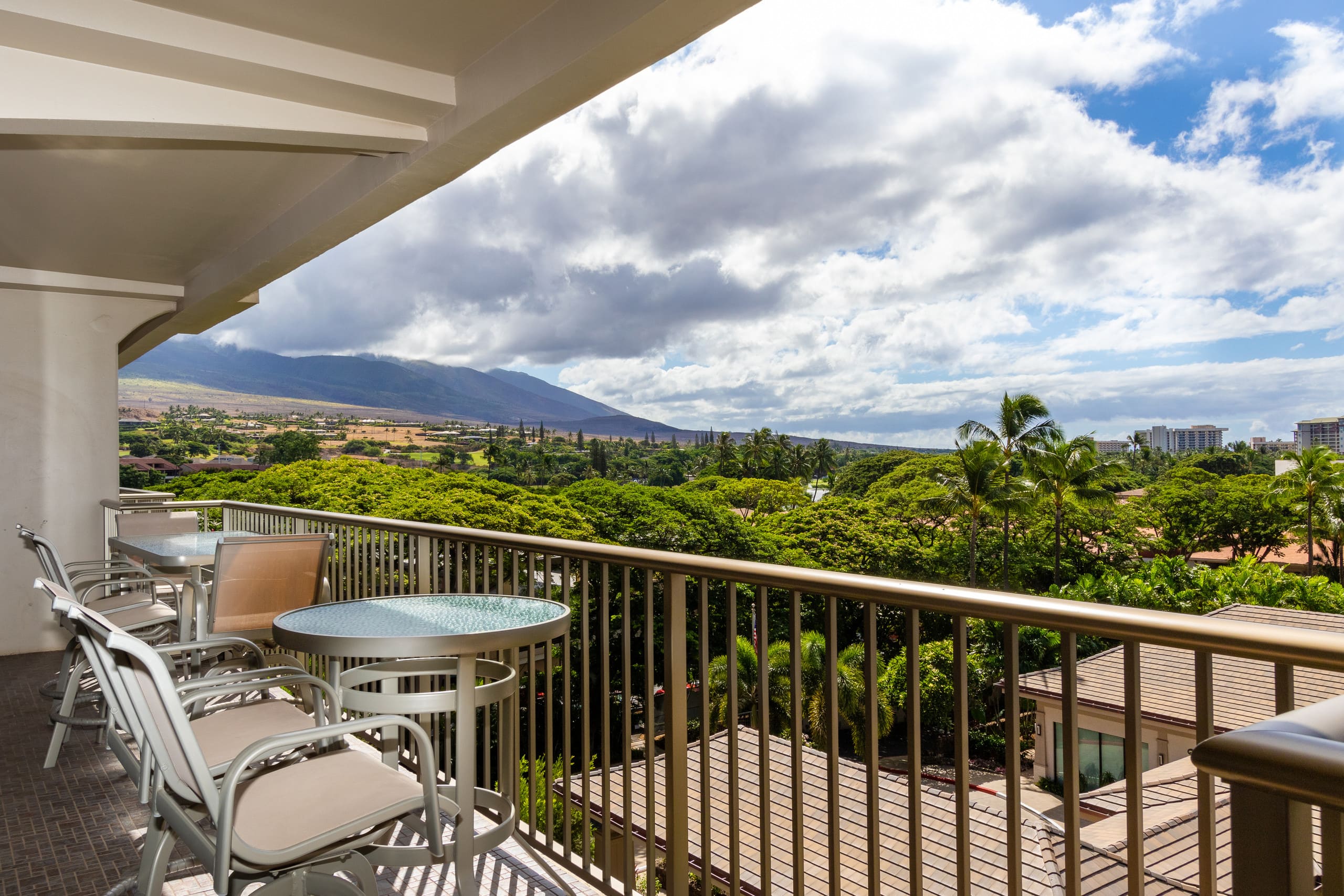 Condo in Lahaina · ★5.0 · 1 bedroom · 2 beds · 2 baths - Image 13