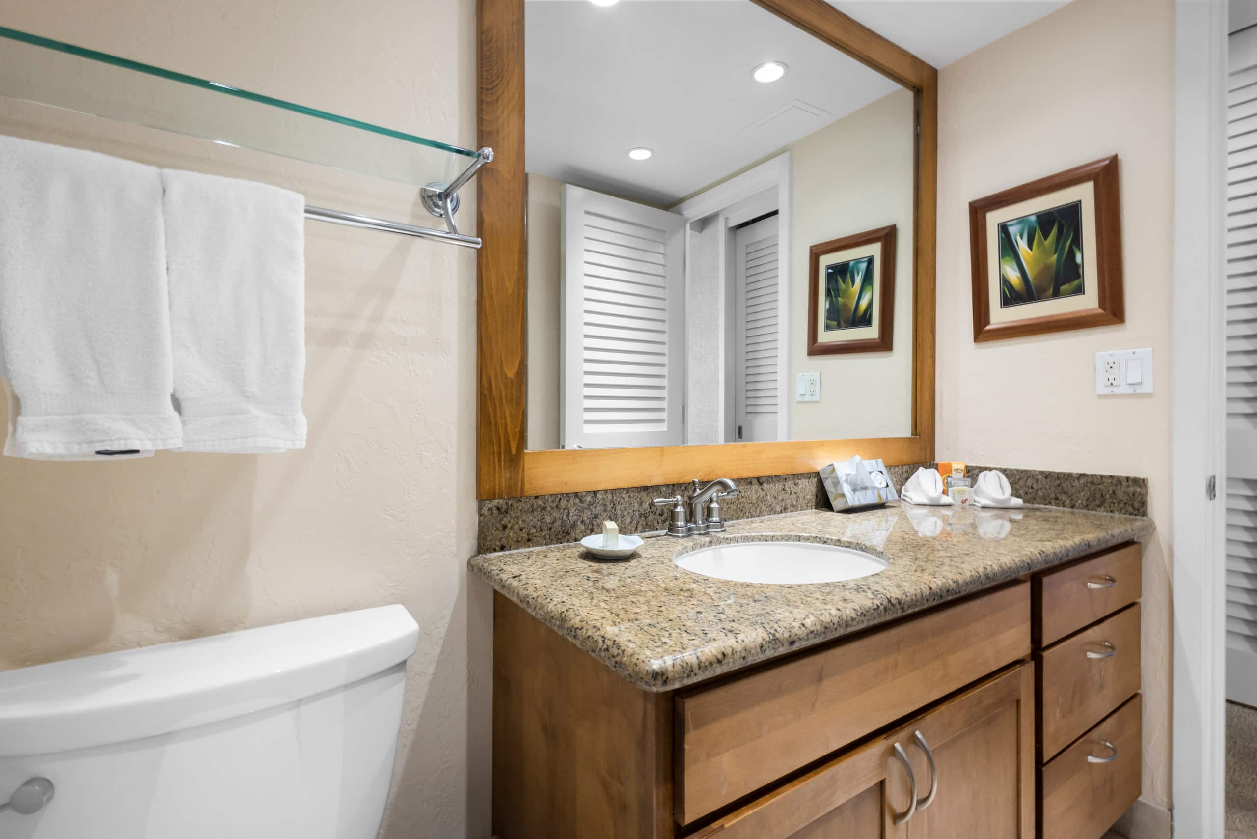 Condo in Lahaina · ★4.67 · 1 bedroom · 2 beds · 2 baths - Image 25