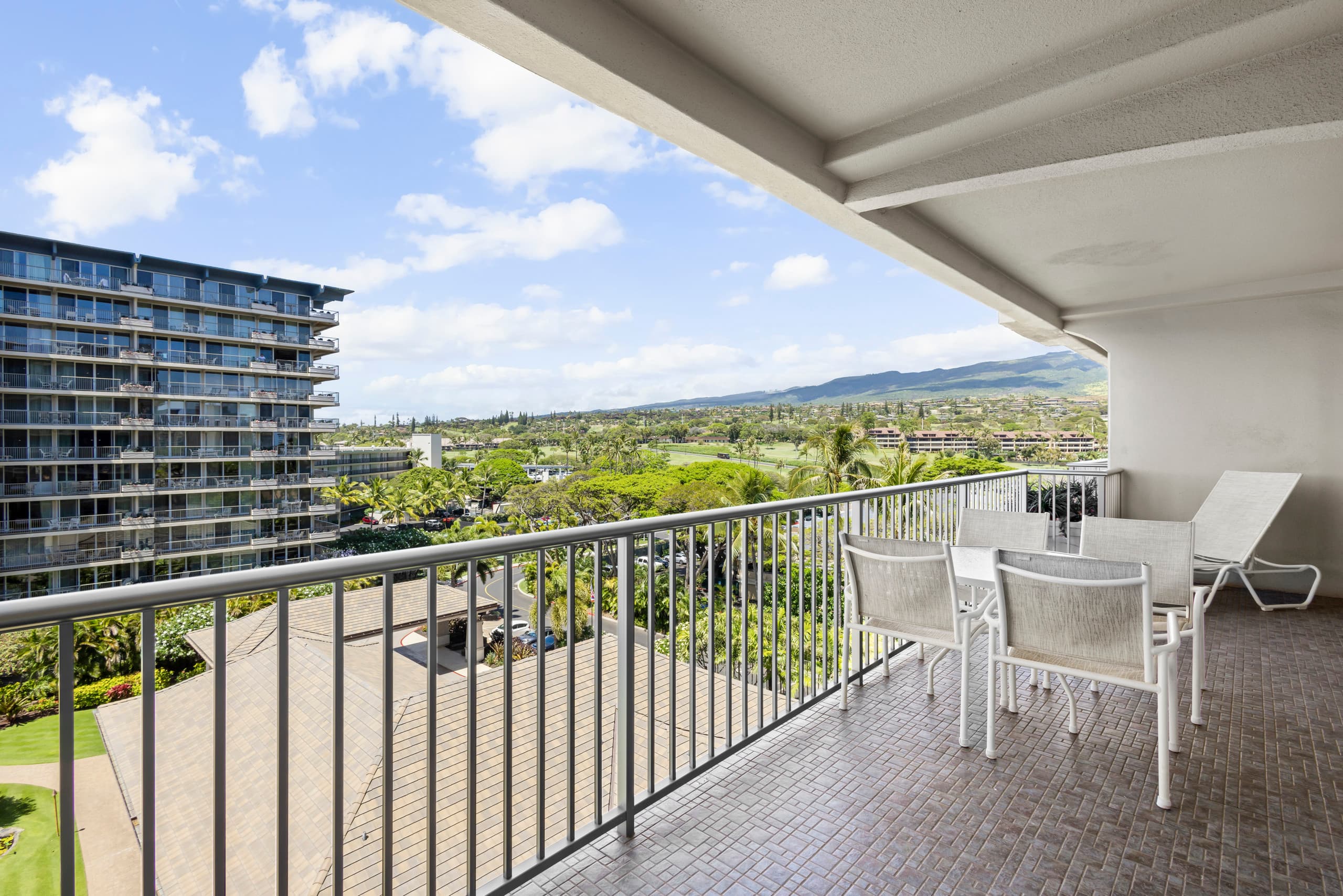 Condo in Lahaina · ★4.67 · 1 bedroom · 2 beds · 2 baths - Image 27