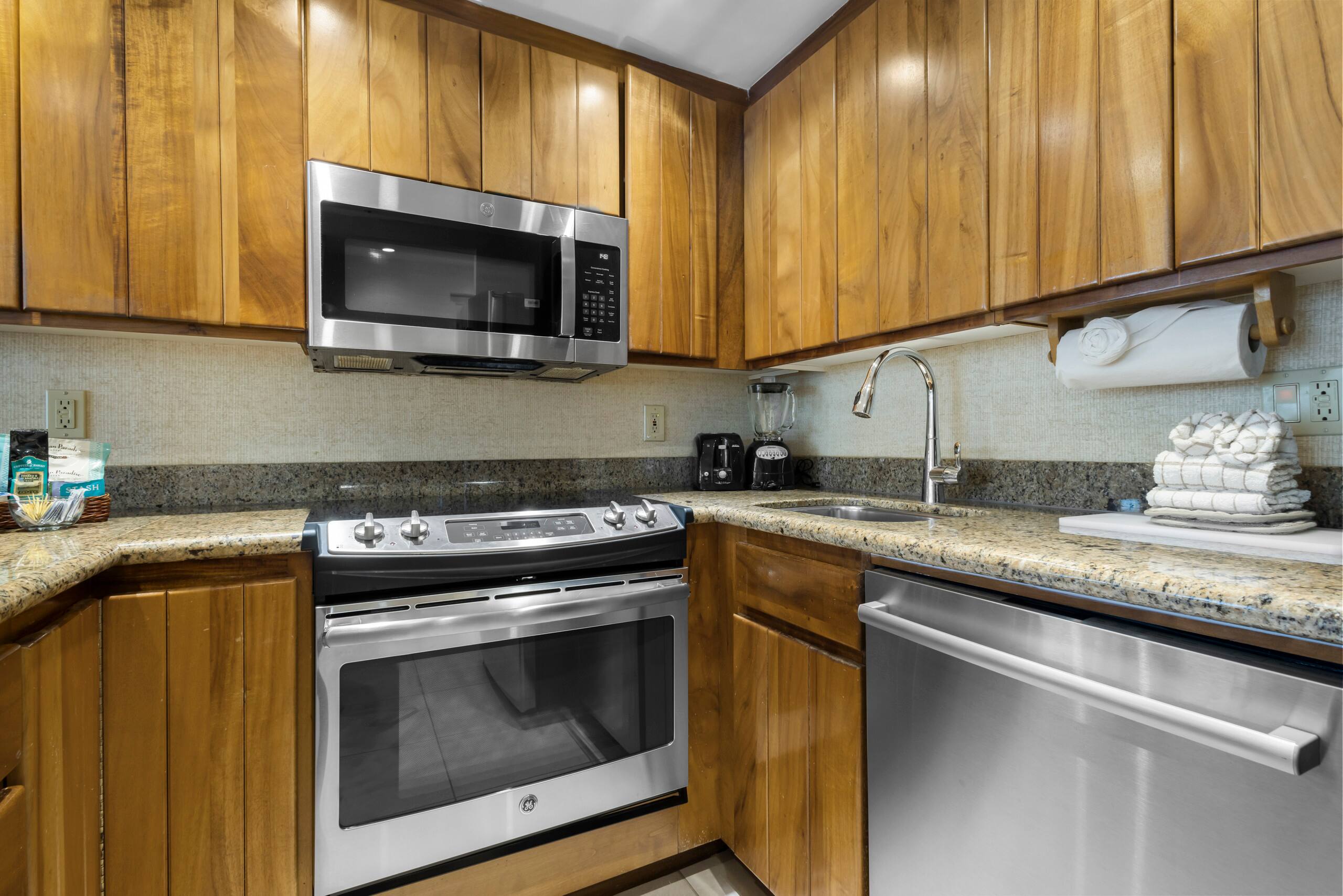 Condo in Lahaina · ★4.67 · 1 bedroom · 2 beds · 2 baths - Image 14