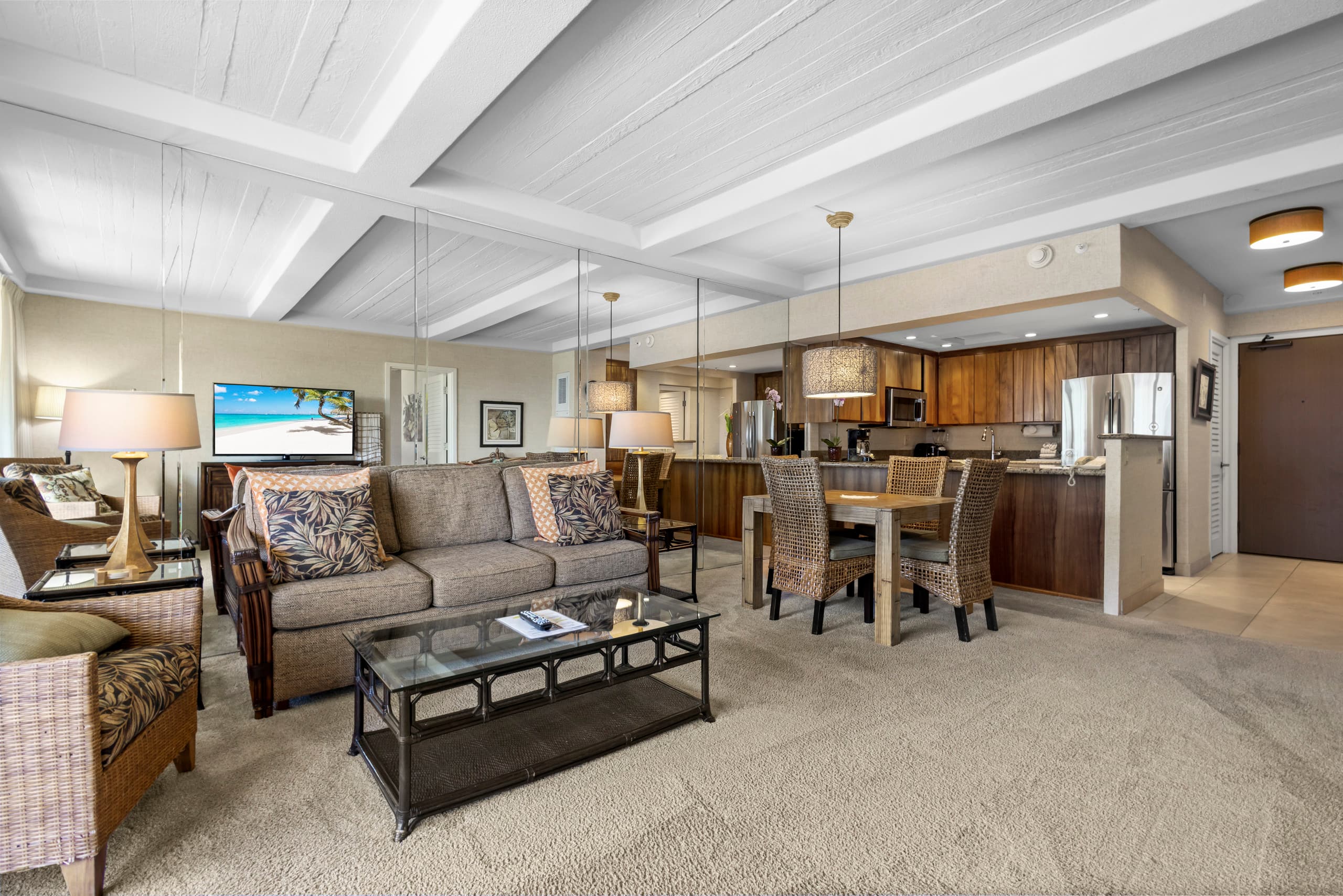 Condo in Lahaina · ★4.67 · 1 bedroom · 2 beds · 2 baths - Image 6