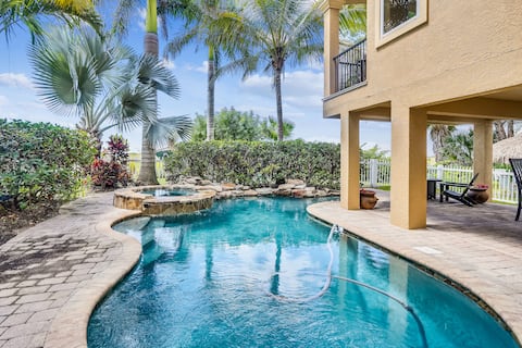 Hidden Treasure - Gorgeous, beach front, pool!