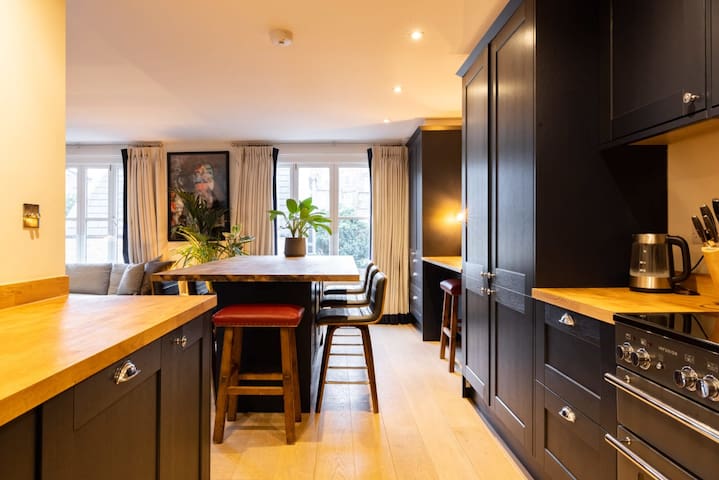 Portobello Mews House in Notting Hill gallery image 3