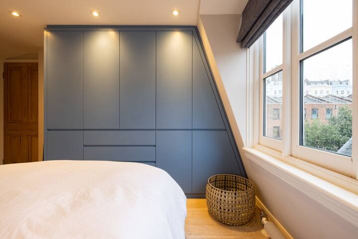 Portobello Mews House in Notting Hill gallery image 5