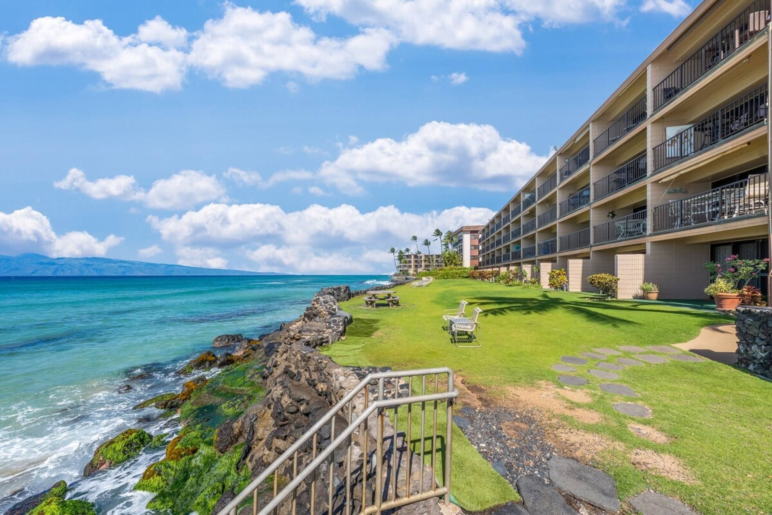 Condo in Lahaina · ★4.6 · 1 bedroom · 2 beds · 1 bath - Image 27