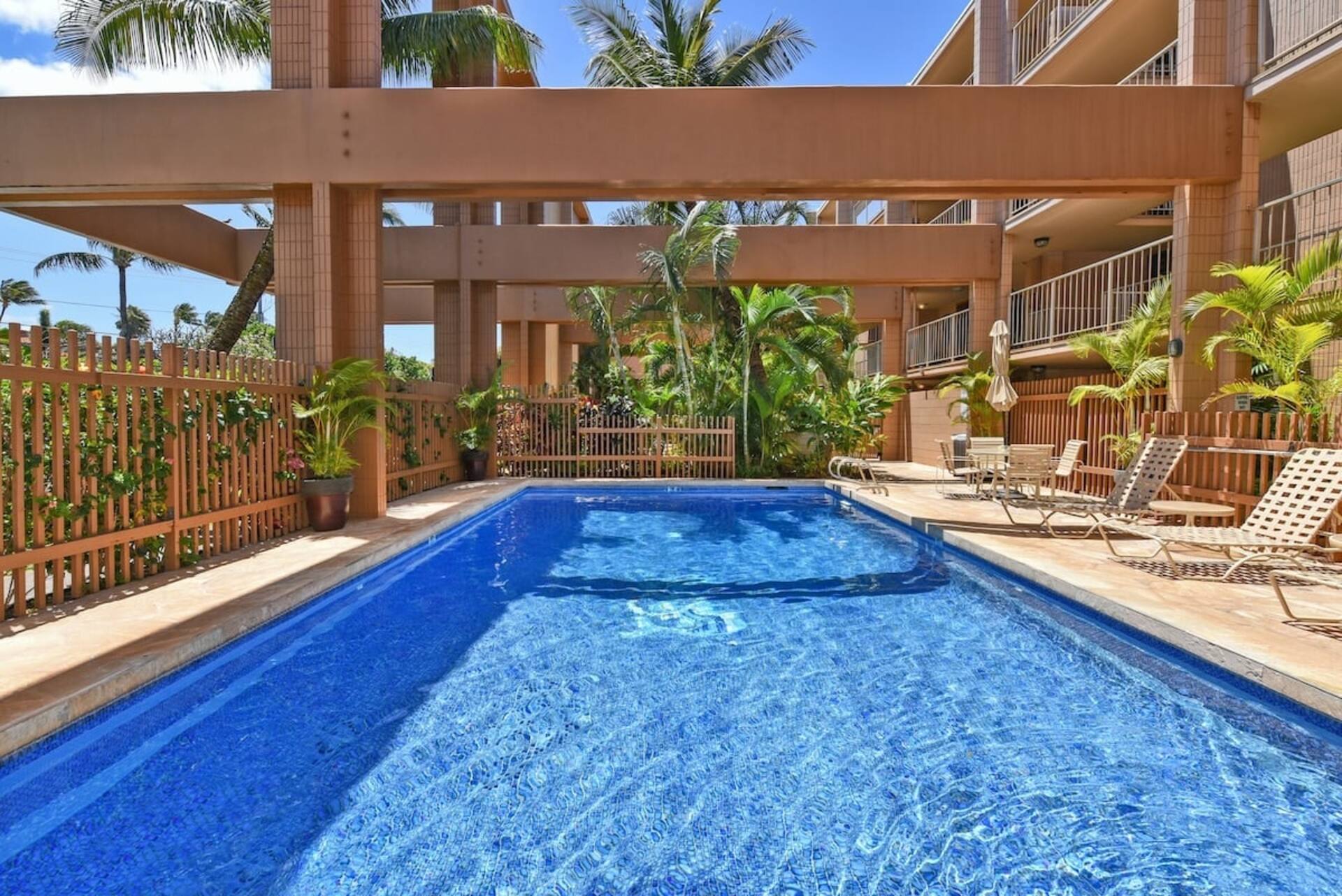 OceanFront 1BD Condo w Ocean Views Pool AC - Kaleialoha 409 — foto 5