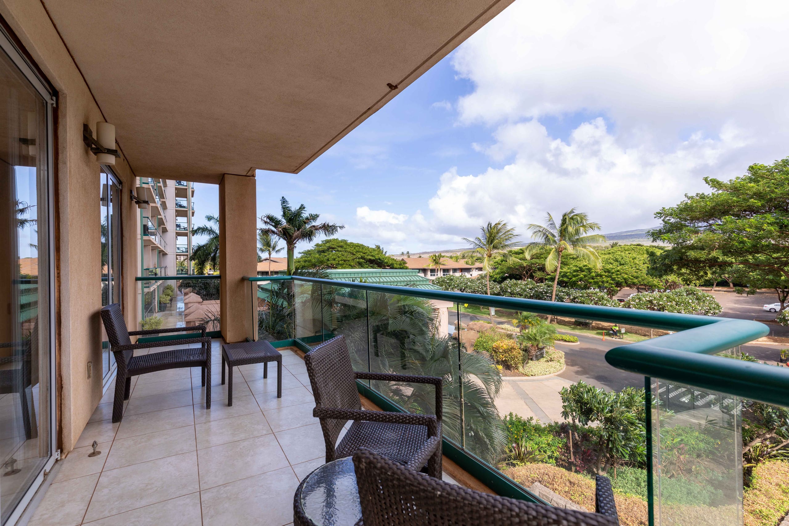 Condo in Lahaina · ★4.36 · 2 bedrooms · 3 beds · 2 baths - Image 31