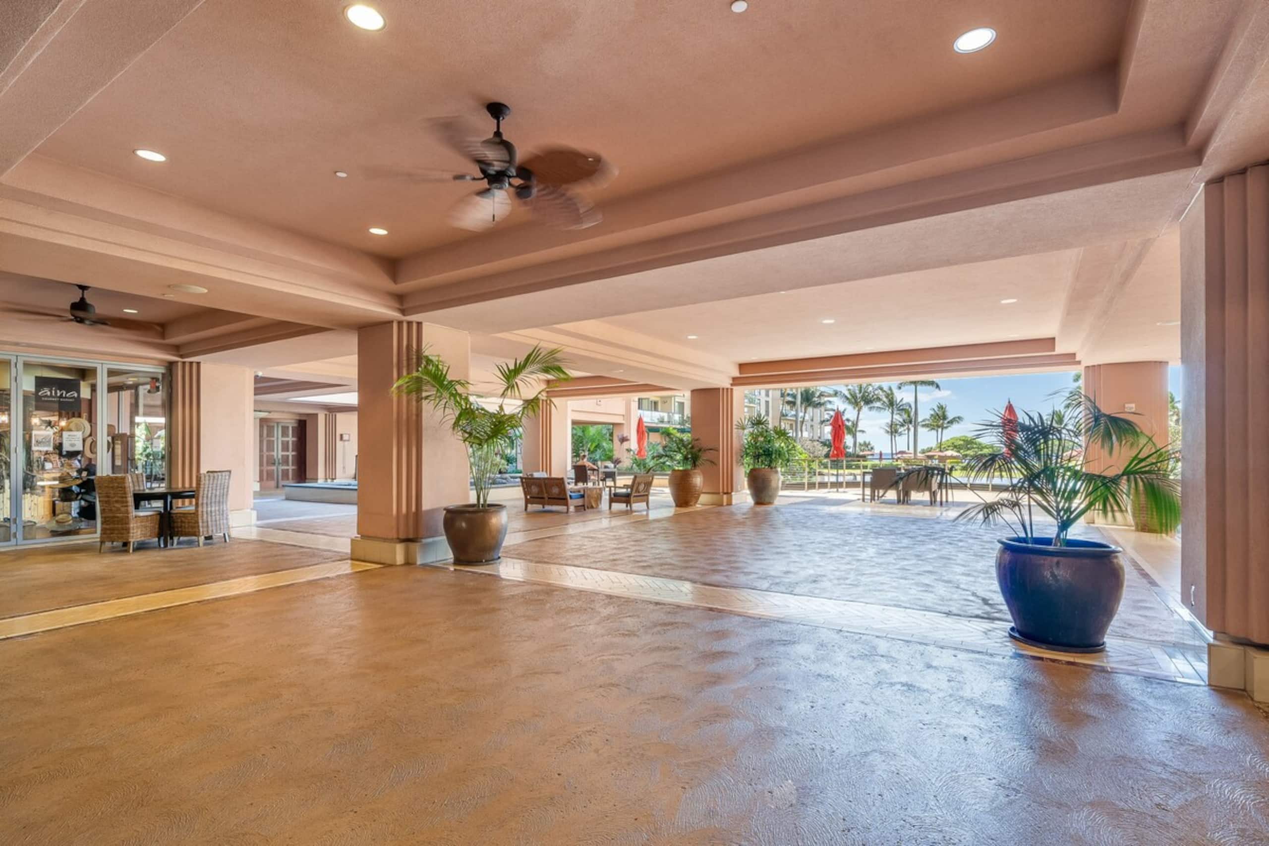 Condo in Lahaina · ★4.36 · 2 bedrooms · 3 beds · 2 baths - Image 40