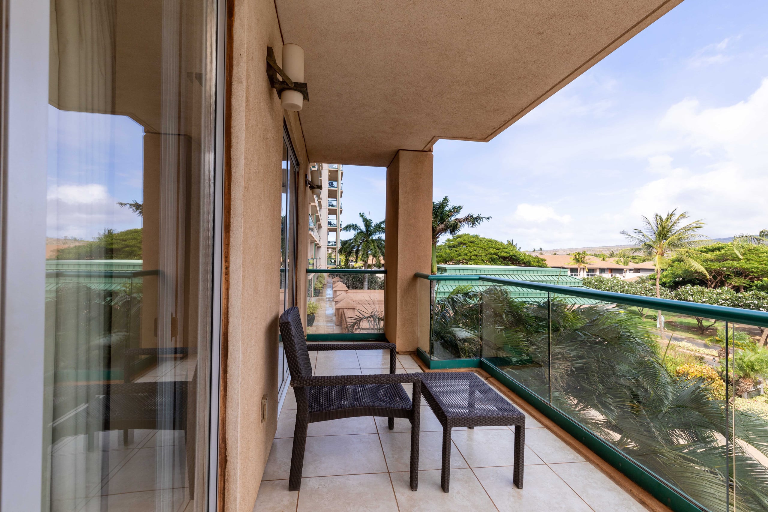 Condo in Lahaina · ★4.36 · 2 bedrooms · 3 beds · 2 baths - Image 32