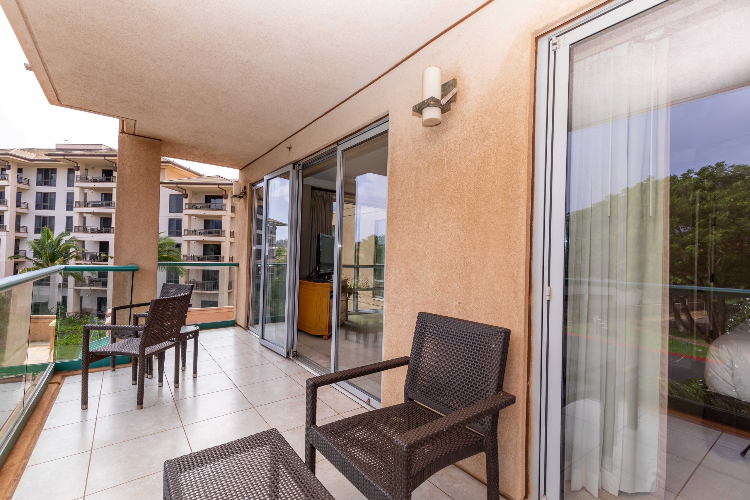 Condo in Lahaina · ★4.36 · 2 bedrooms · 3 beds · 2 baths - Image 33