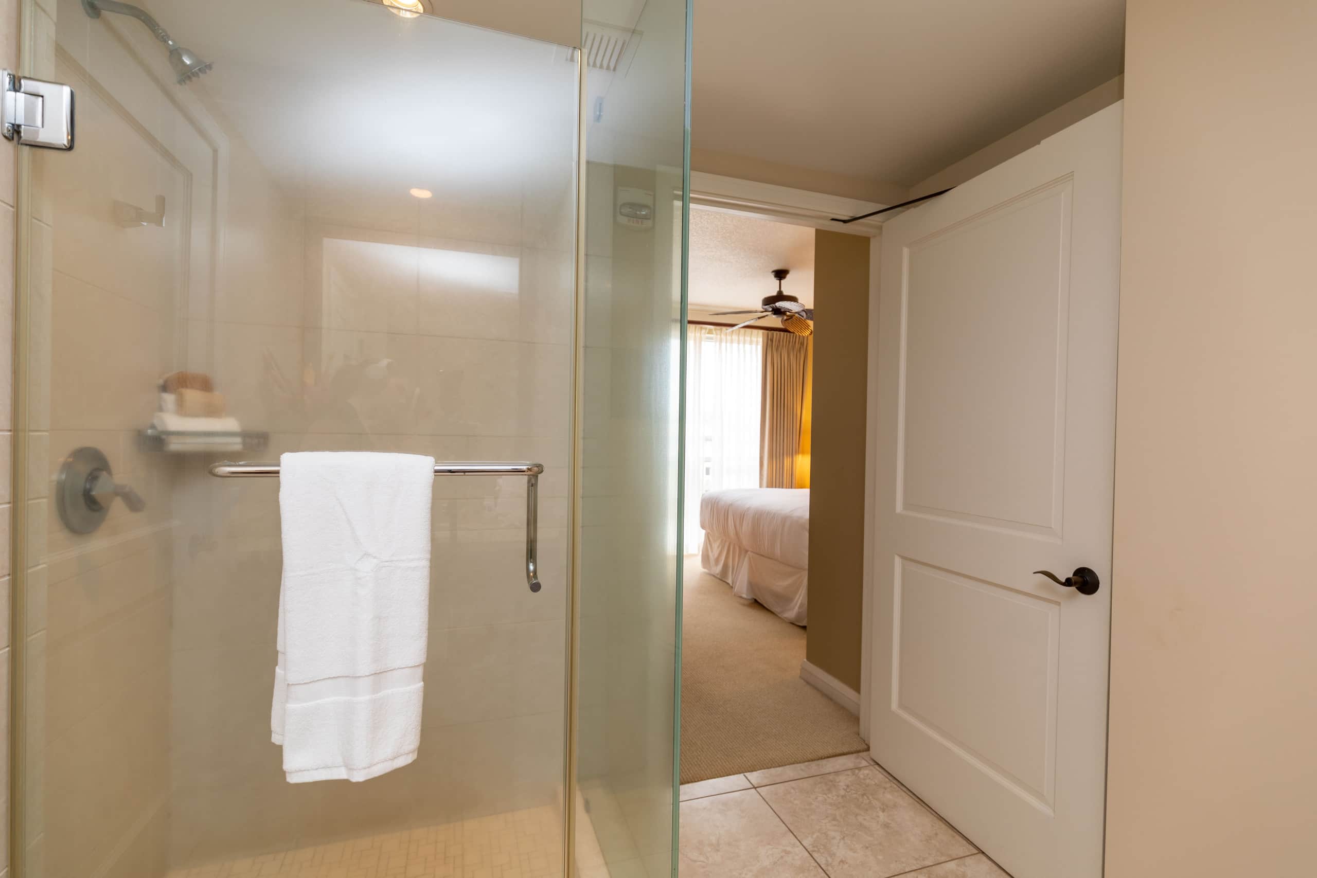 Condo in Lahaina · ★4.36 · 2 bedrooms · 3 beds · 2 baths - Image 22