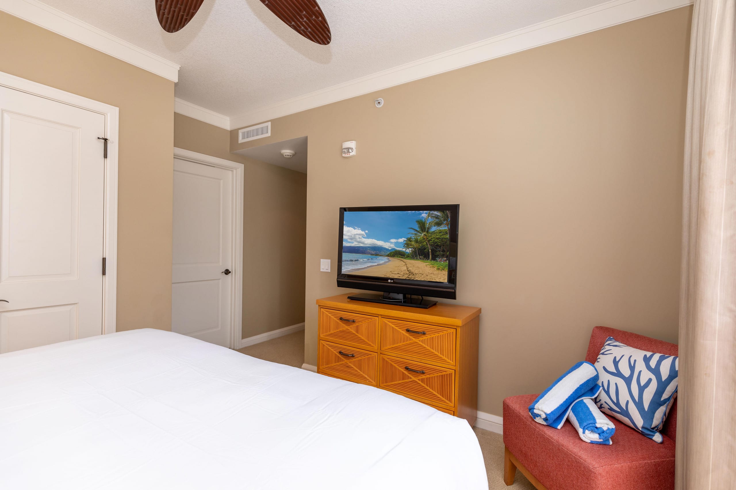 Condo in Lahaina · ★4.36 · 2 bedrooms · 3 beds · 2 baths - Image 16