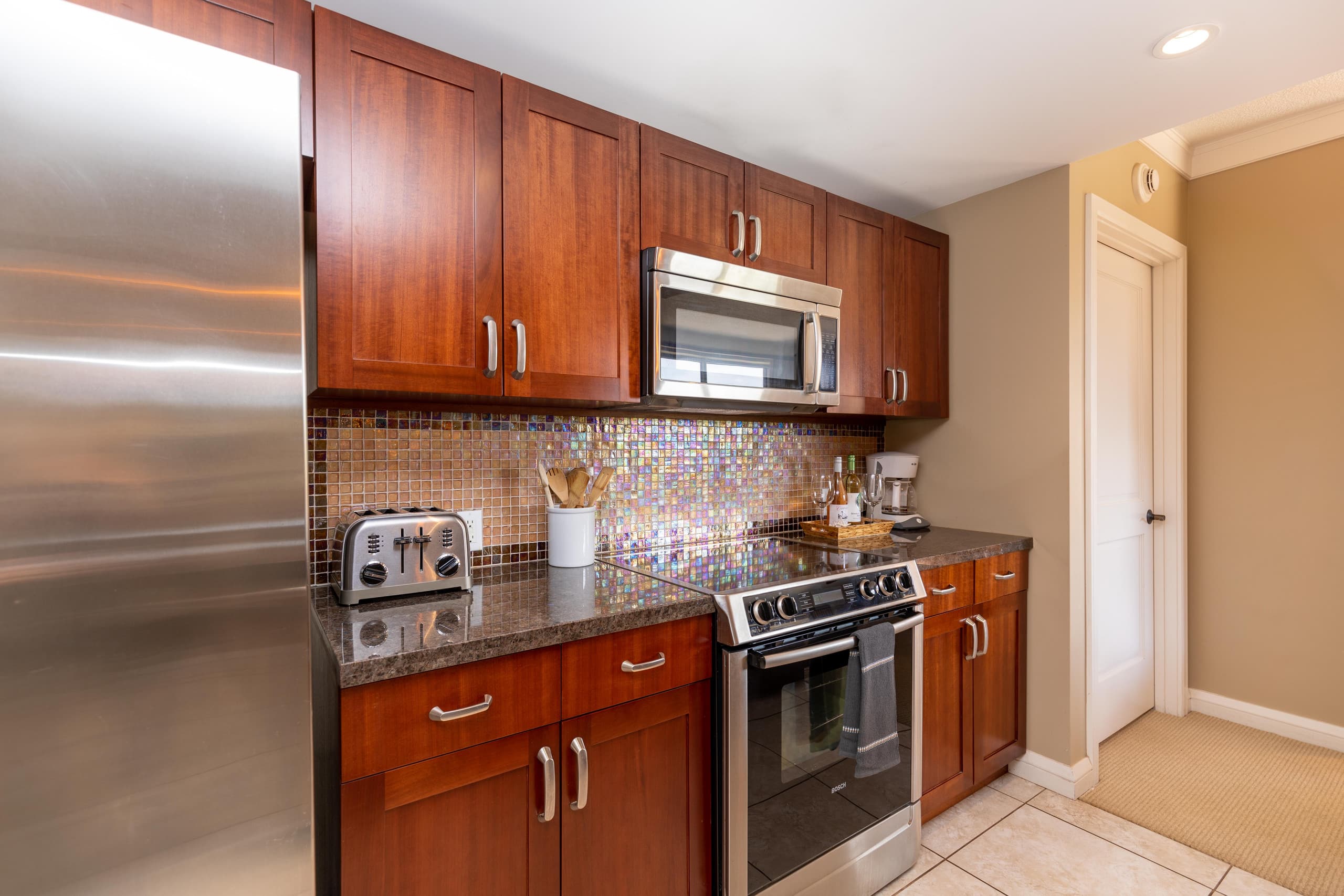 Condo in Lahaina · ★4.36 · 2 bedrooms · 3 beds · 2 baths - Image 9