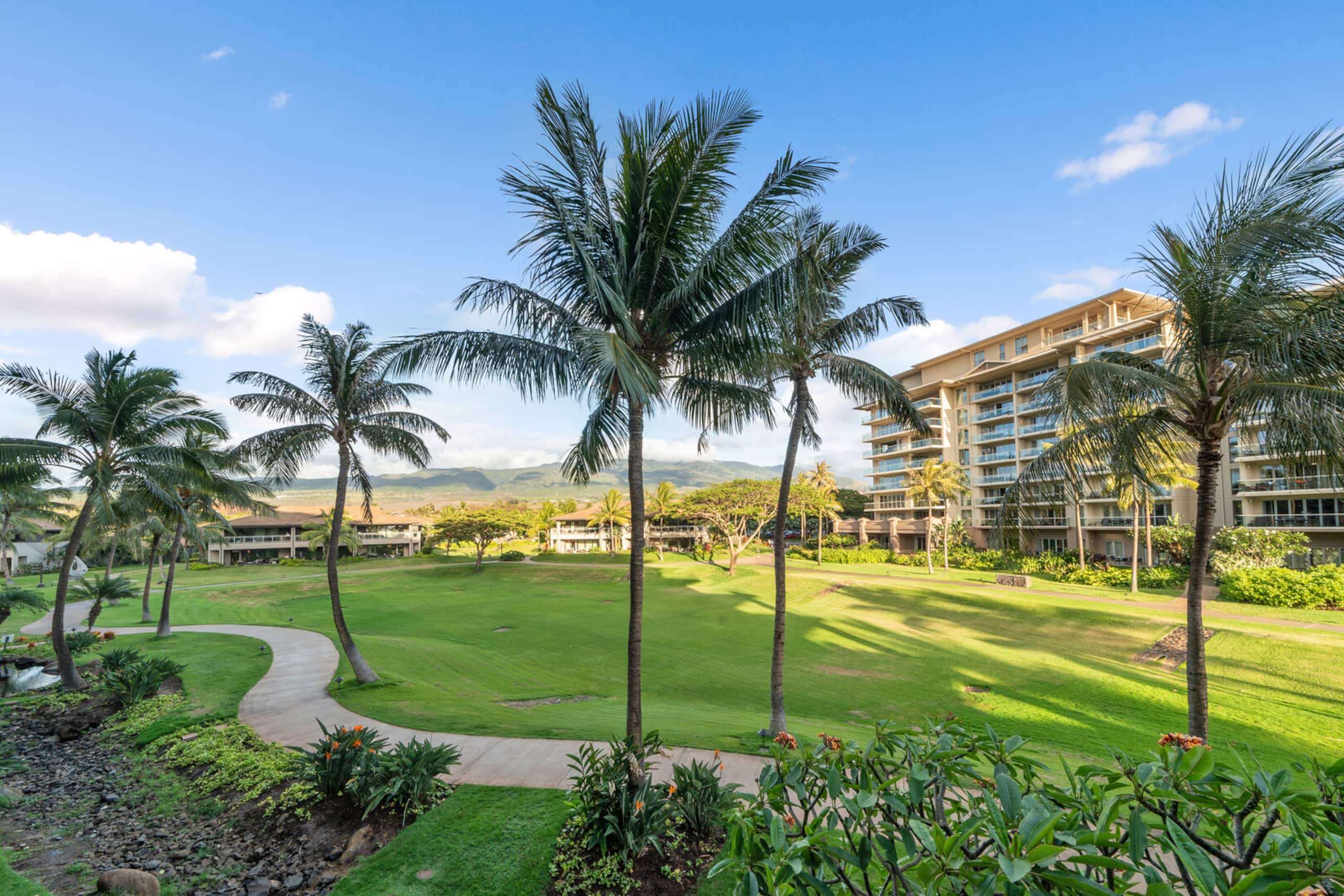 Condo in Lahaina · ★4.36 · 2 bedrooms · 3 beds · 2 baths - Image 27