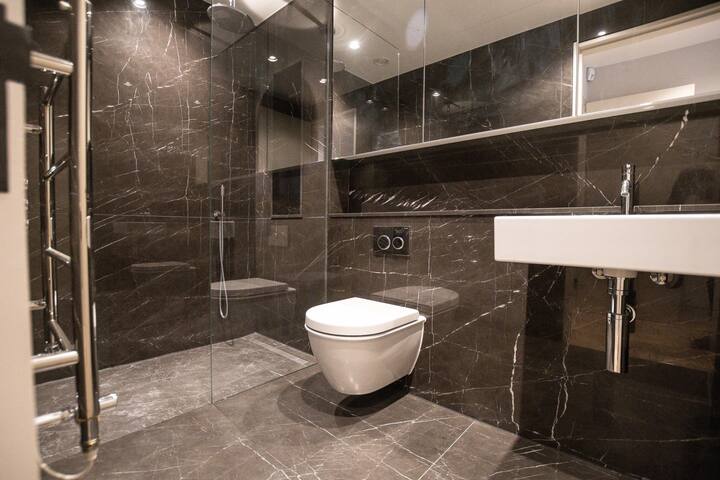 Contemporary Apartment in Bloomsbury/Chancery Lane gallery image 5