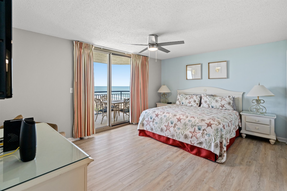 Cama tamaño king en el dormitorio principal