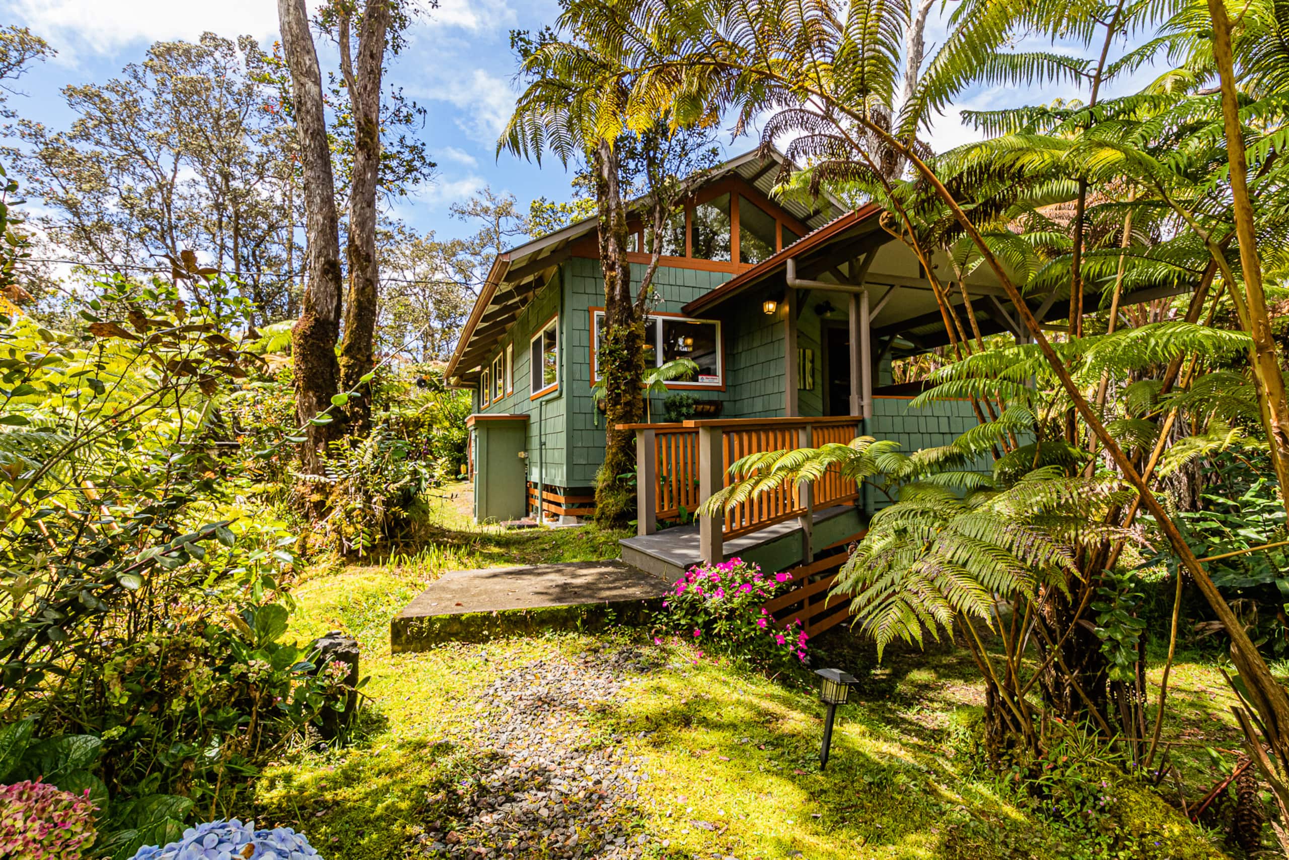 Home in Volcano · ★4.9 · 1 bedroom · 1 bed · 1 bath - Image 2
