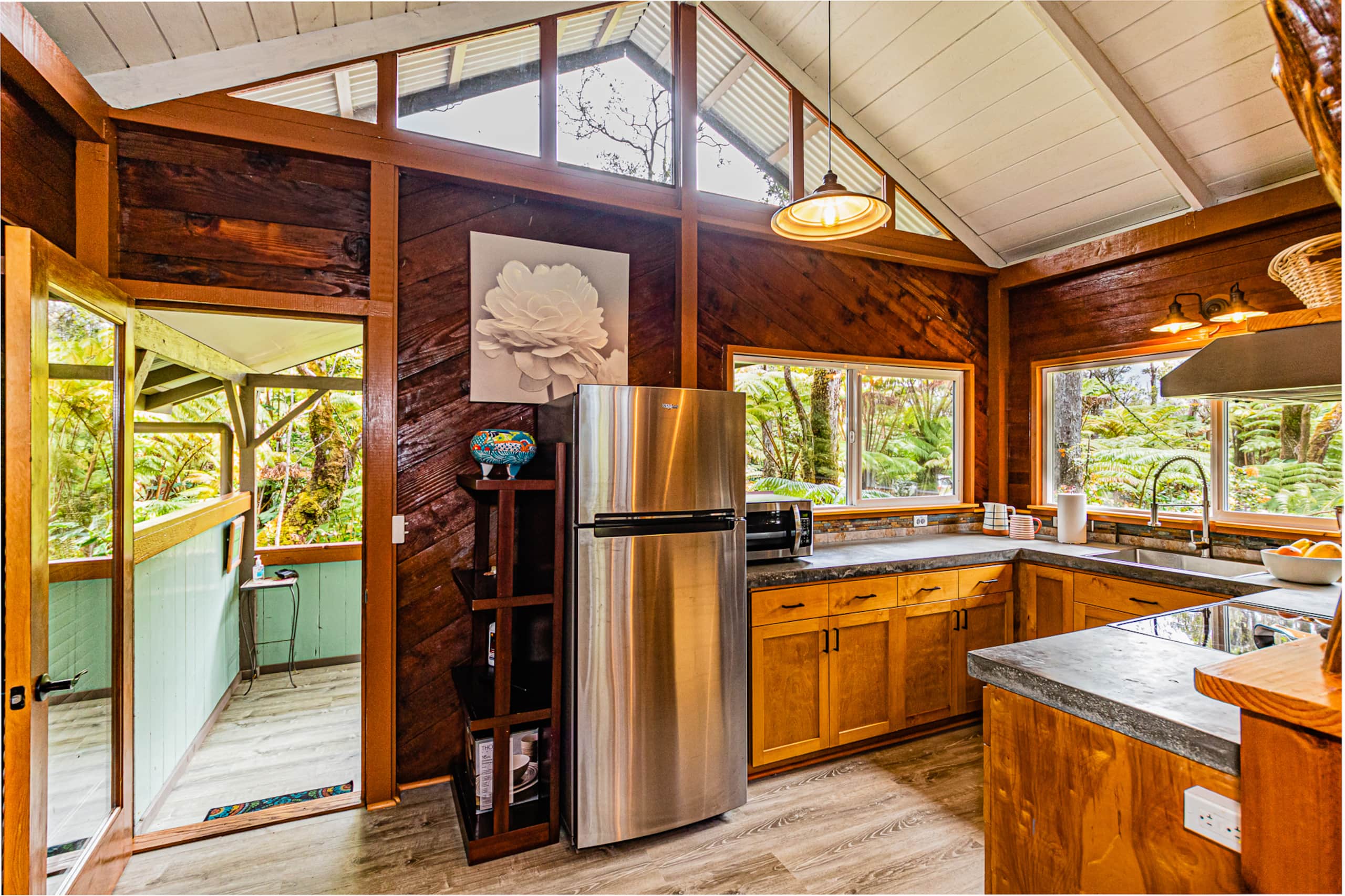 Home in Volcano · ★4.9 · 1 bedroom · 1 bed · 1 bath - Image 3