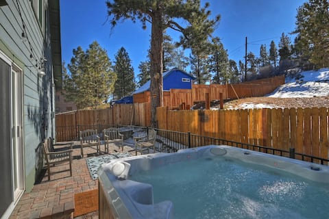Juniper Lodge: Spa! Fenced! Pet Friendly! Games!