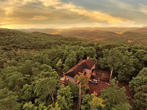 Blue Hill Pool, spa, game room, mountain view