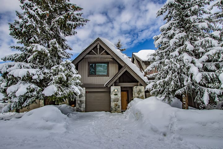 Whistler Wired Vacations managed Airbnb listing 3
