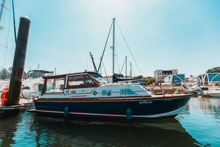 Night on Board Chris-Craft Douro Experience gallery image 2