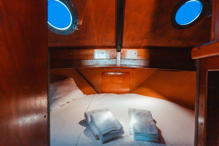 Night on Board Chris-Craft Douro Experience gallery image 5