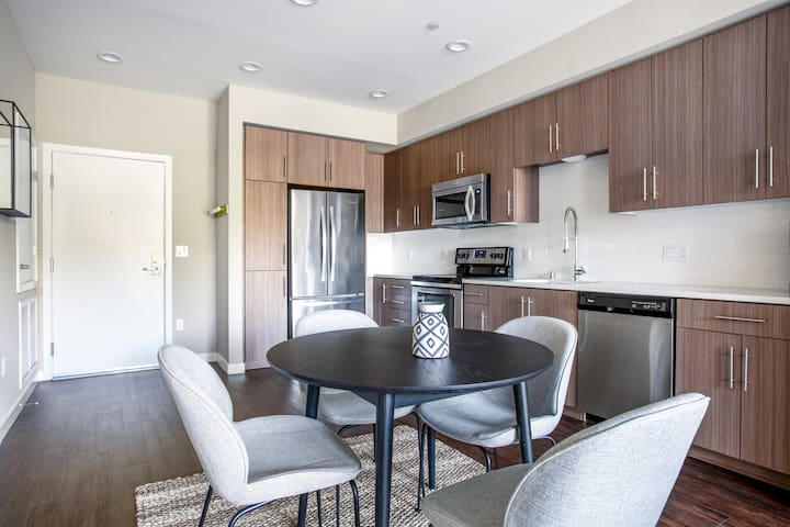 Blueground | Mountain View, gym, pool, garden gallery image 5