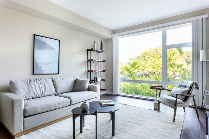 Blueground | Mountain View, gym, pool, garden