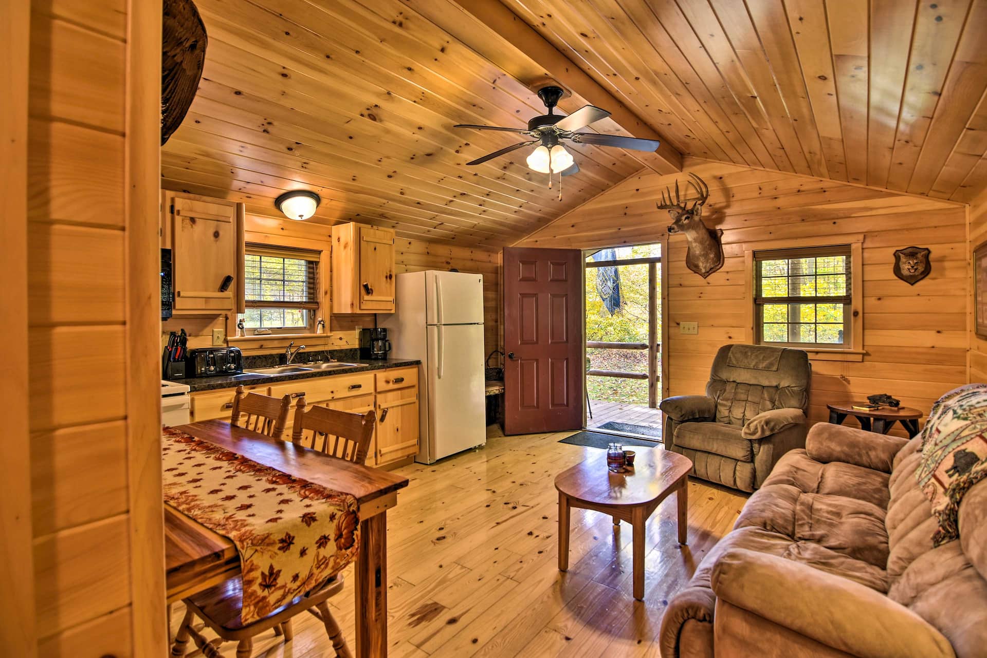 ‘Hooah’ Cabin Retreat w/ Grill & Step-Free Access