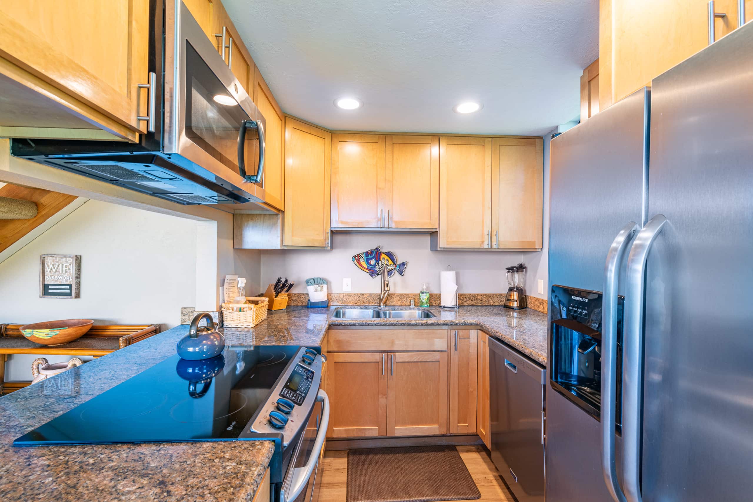Condo in Lahaina · ★4.79 · 3 bedrooms · 4 beds · 3 baths - Image 16