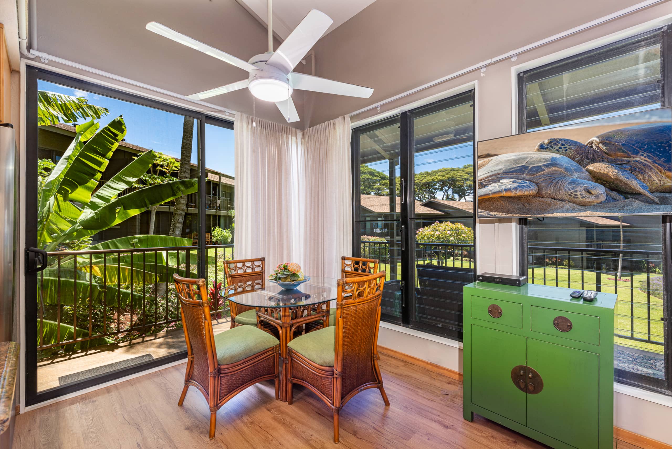 Condo in Lahaina · ★4.79 · 3 bedrooms · 4 beds · 3 baths - Image 11