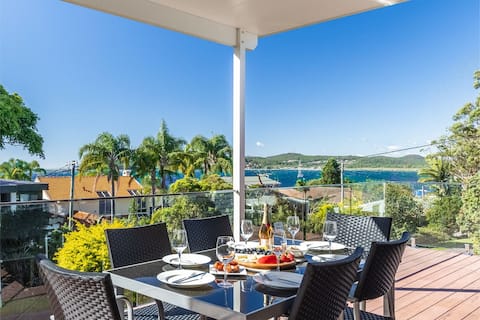 Blue Waters  7 Cook St Pet Friendly & Water Views