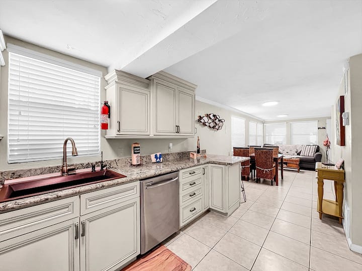 Top 10 Airbnb Vacation Rentals Near Coquina Beach, Florida Updated 2024 Trip101