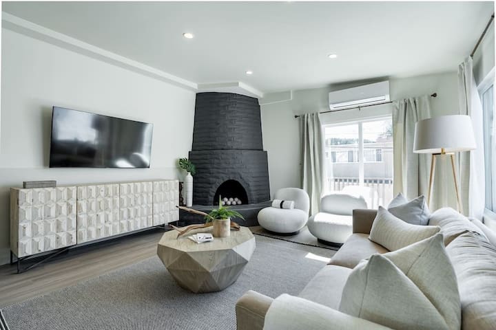 The Rosemont II – 2BR La Jolla Gem Near the Beach