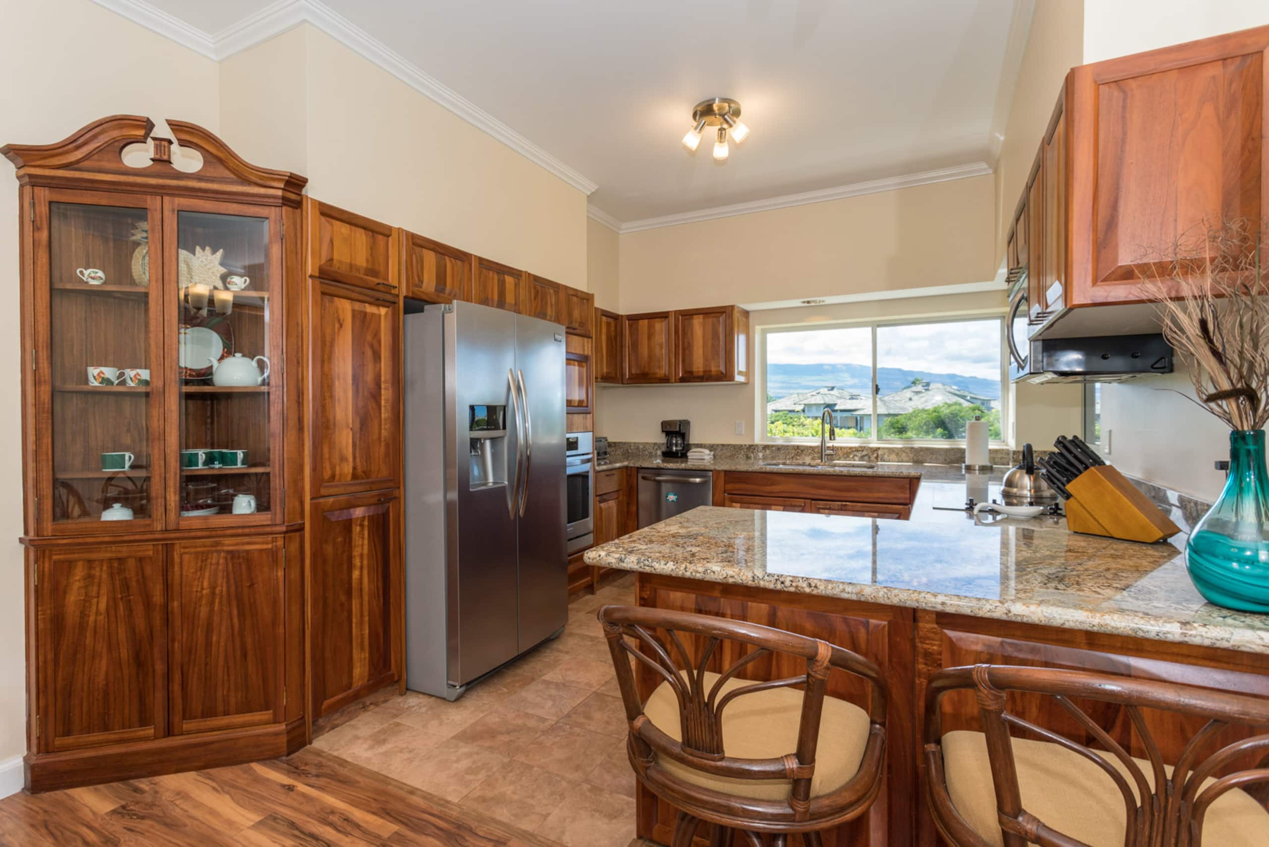 Newly Renovated 2 bedroom Condo, Close Beach - Photo 20