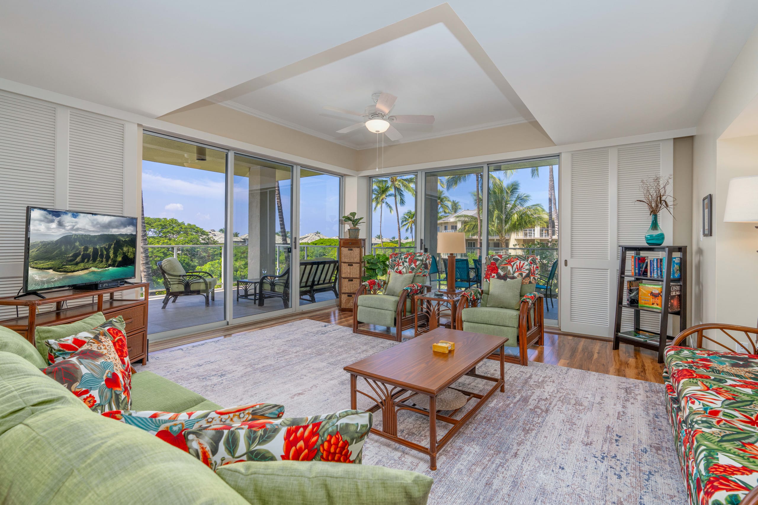 Newly Renovated 2 bedroom Condo, Close Beach - Photo 1