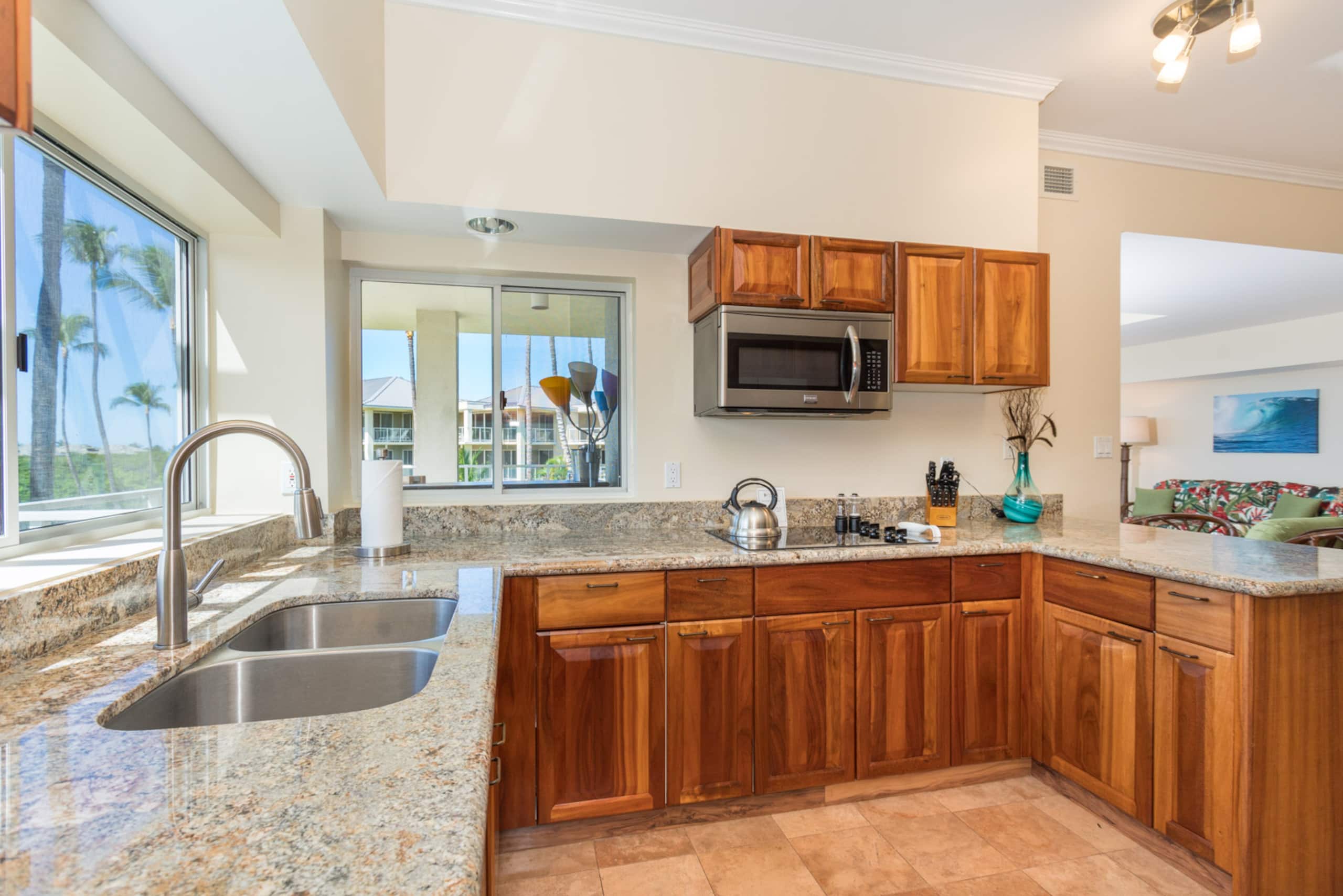 Newly Renovated 2 bedroom Condo, Close Beach - Photo 24