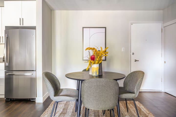 Blueground | Sunnyvale, gym, pool, courts gallery image 5