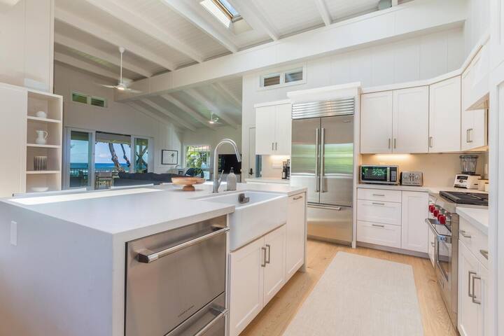 Beachfront Haena home with A/C – Near Tunnels Beac gallery image 3