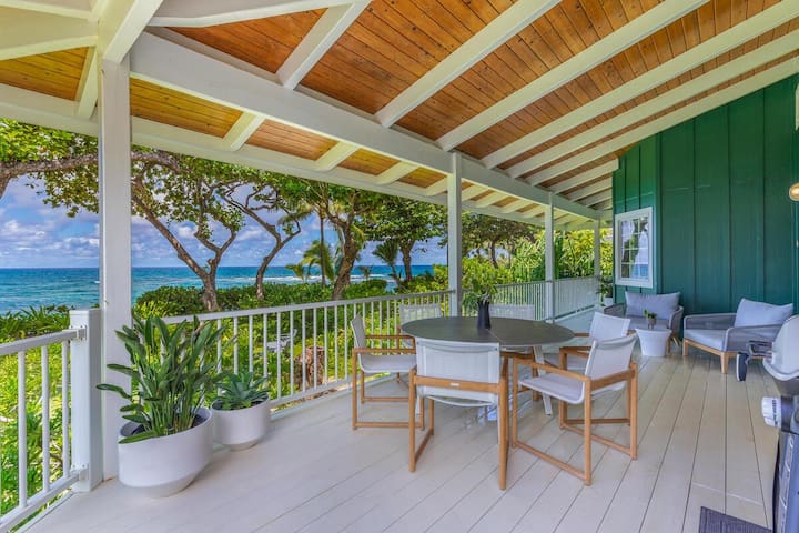 Modern Beachfront Home by Tunnels Beach