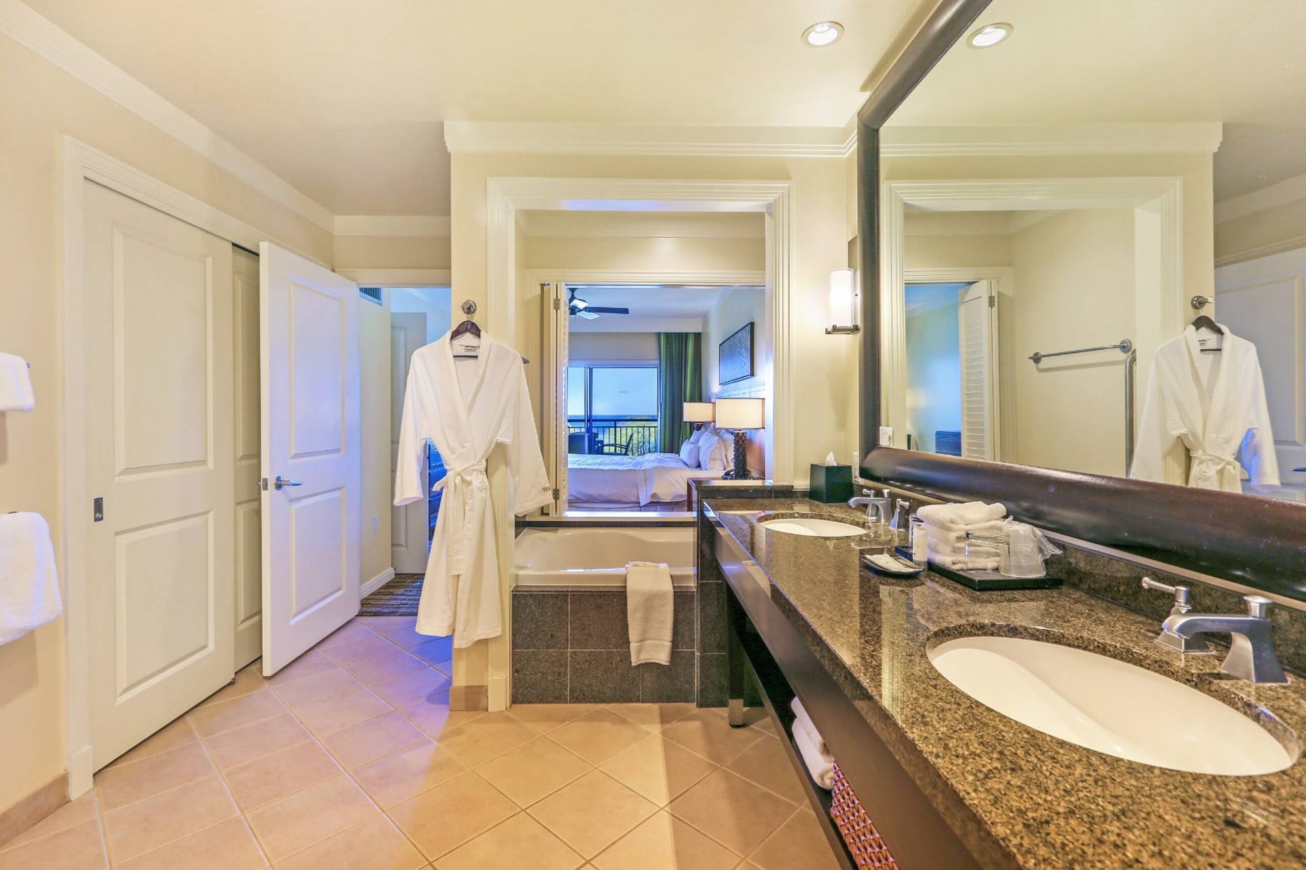 Condo in Lahaina · ★5.0 · 1 bedroom · 2 beds · 1 bath - Image 5