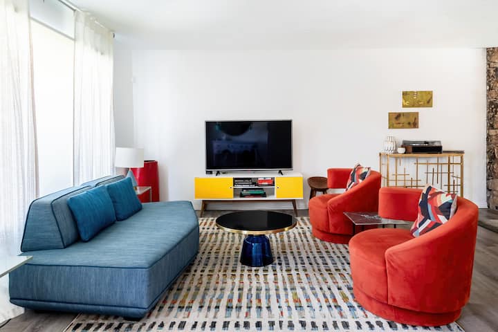 Mid-century | Mountain View | 5 Mins From Downtown - Palm Springs, CA